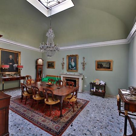 Bed And Breakfast Riviera Di Chiaia Turrisi Наполи Екстериор снимка
