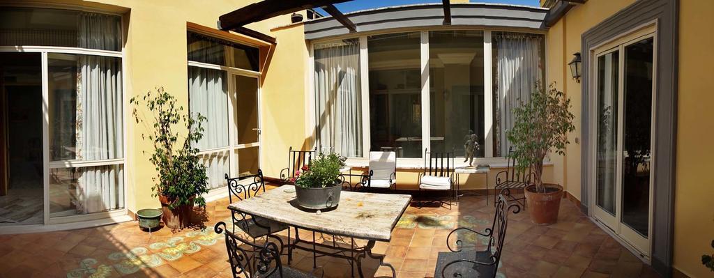 Bed And Breakfast Riviera Di Chiaia Turrisi Наполи Екстериор снимка