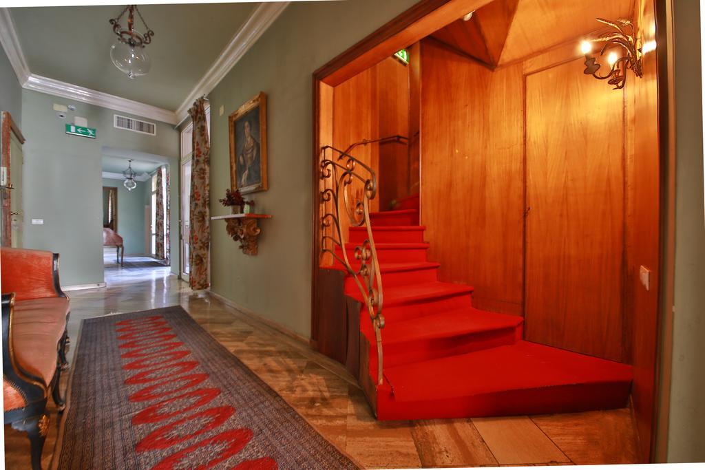 Bed And Breakfast Riviera Di Chiaia Turrisi Наполи Екстериор снимка